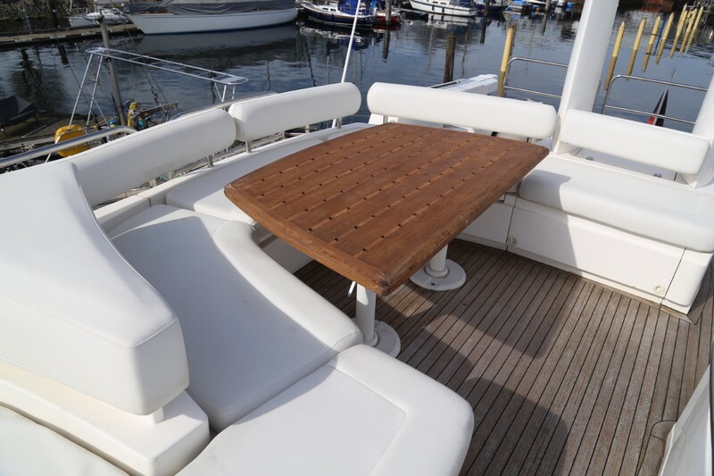 Image courtesy of JD Yachts Fairline Squadron 74