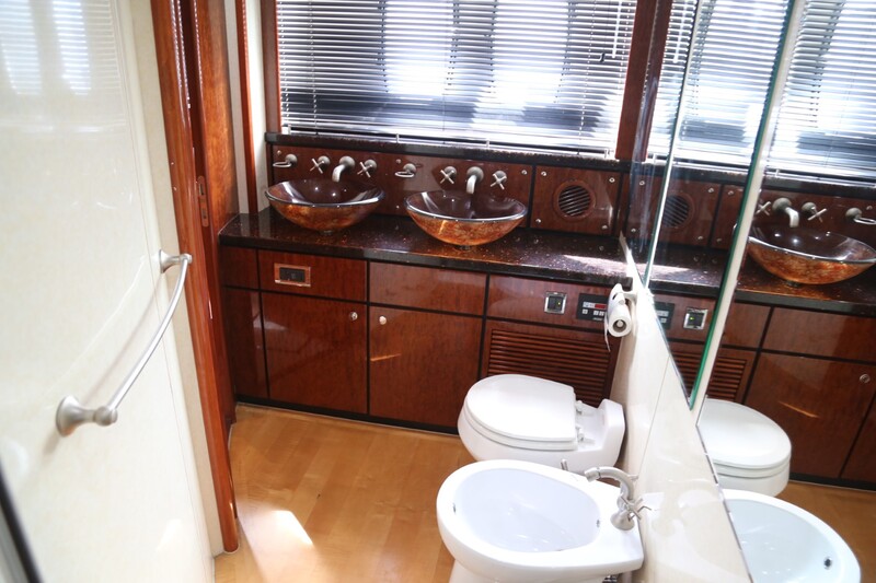 Image courtesy of JD Yachts Fairline Squadron 74