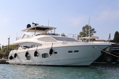 Sunseeker 88 Yacht