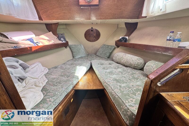  Aquastar 27 aft cabin