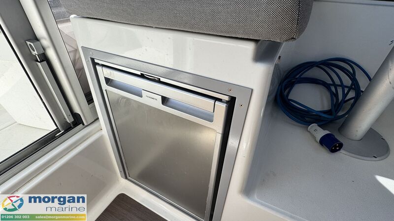  Jeanneau  Merry Fisher 605