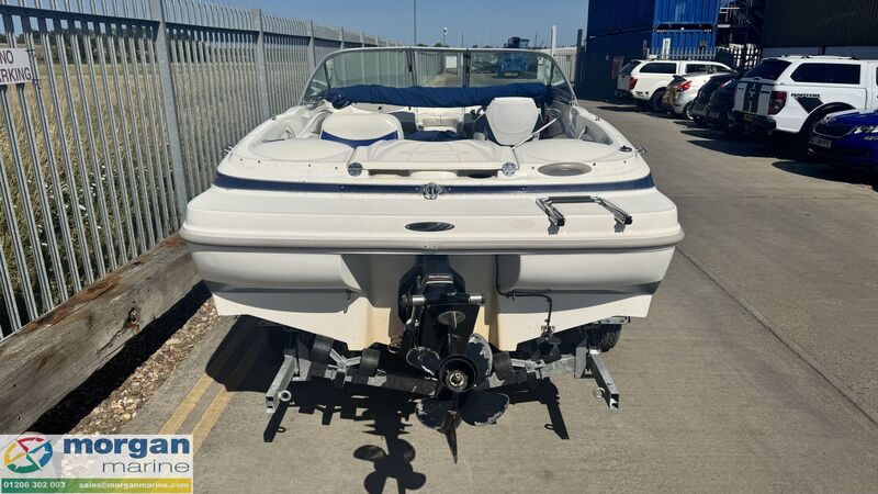  Maxum  1800 MX bow rider