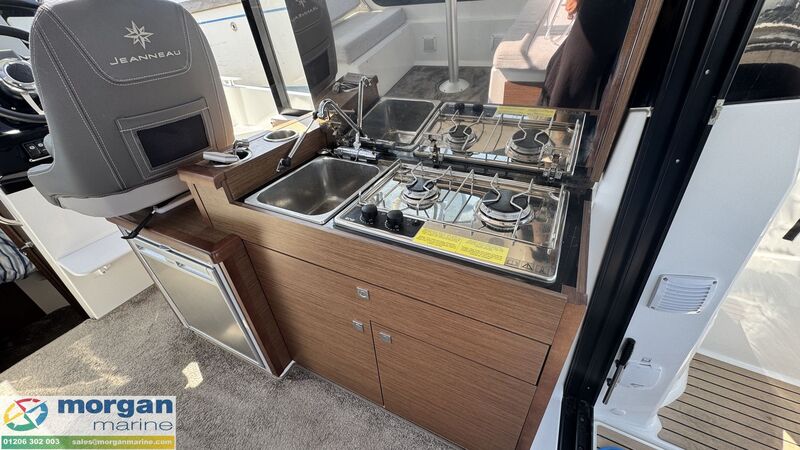  Jeanneau Merry Fisher 895 Offshore 