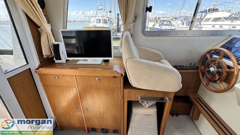 Hardy  32 Commander