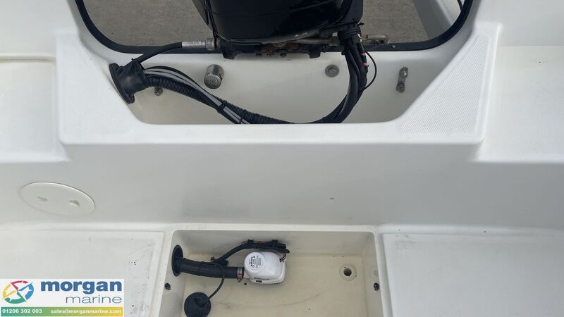  Boston Whaler  170 Montauk 