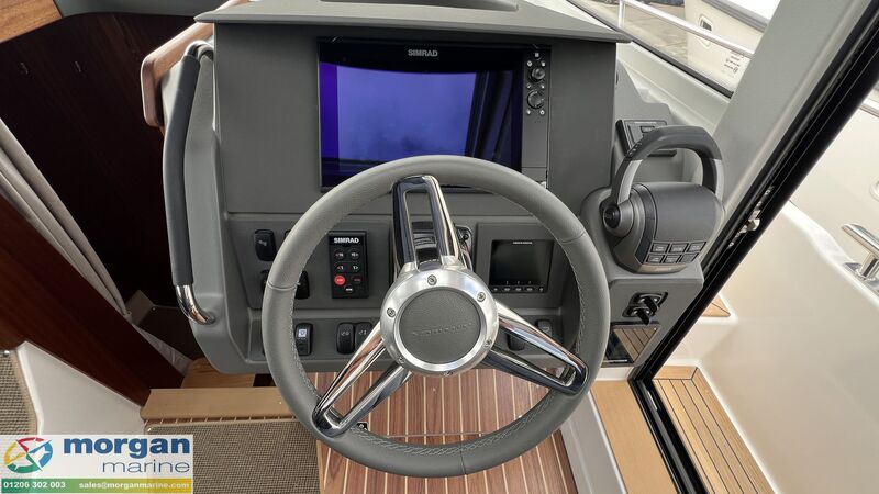  Nimbus 305 Coupe
