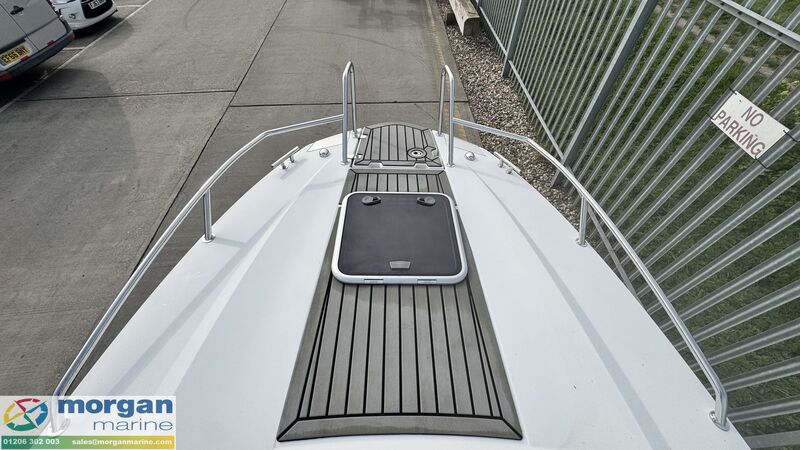  Finnmaster  T6 Day Cruiser