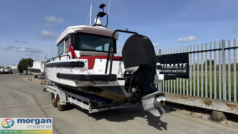  Axopar  28 Cabin