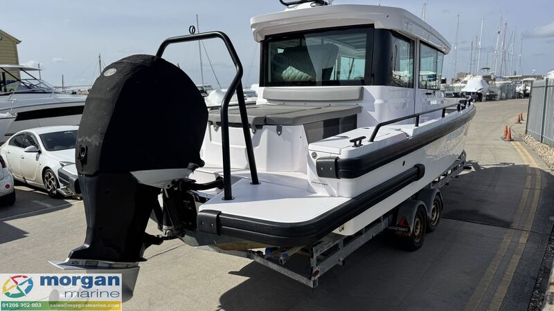  Axopar  28 Cabin
