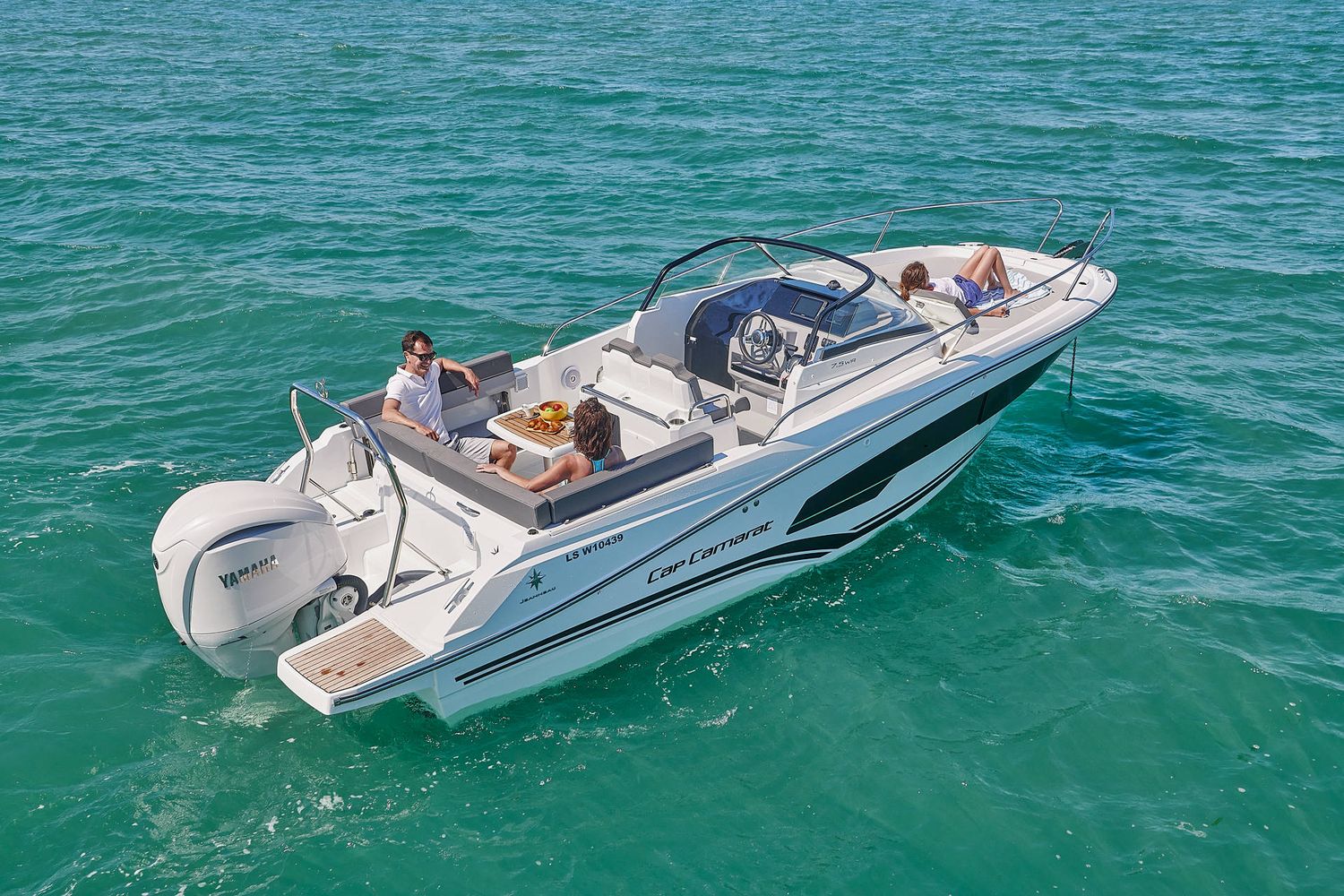 Jeanneau Cap Camarat 7.5 WA se vende
