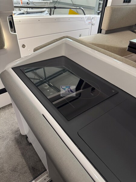 Axopar 45  36 Axopar Axopar 45 Cross Cabin