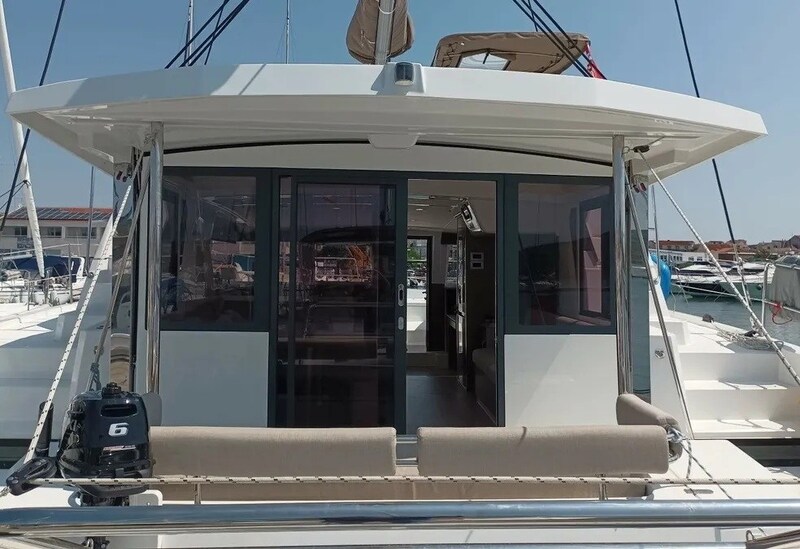 Bali 4.2_3 Catana Bali 4.2