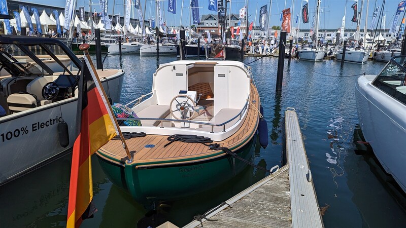 Tuck 22 28 Yachtwerft Hamburg GmbH Elektro Tuckerboot 22f