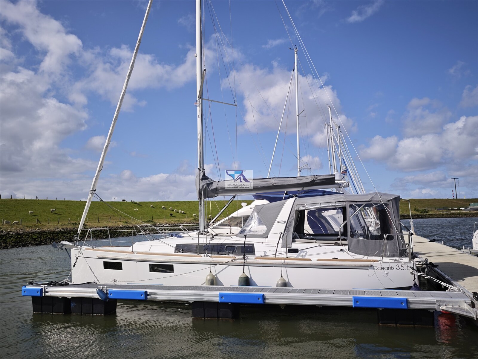 Beneteau OCEANIS 35.1 se vende