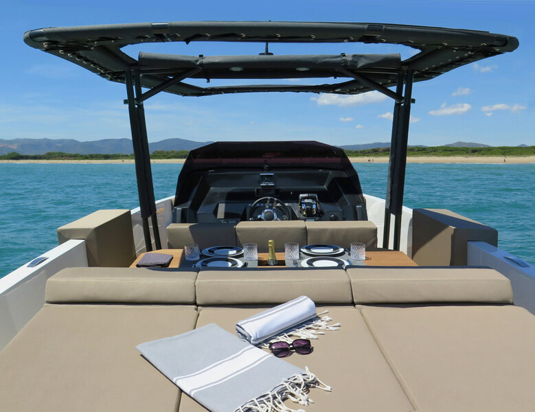  De Antonio Yachts D28 Open