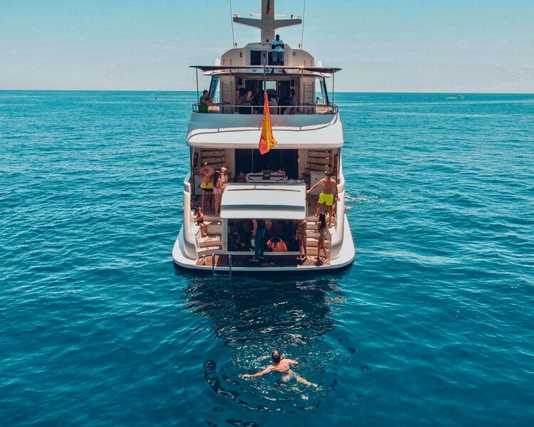  EXPLORER YACHT 92 Pro 50 PAX