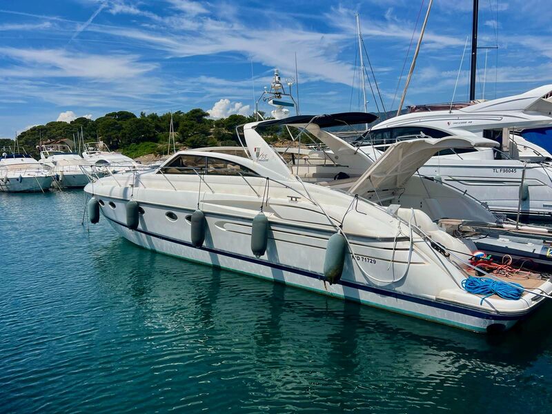  Princess Yachts V55