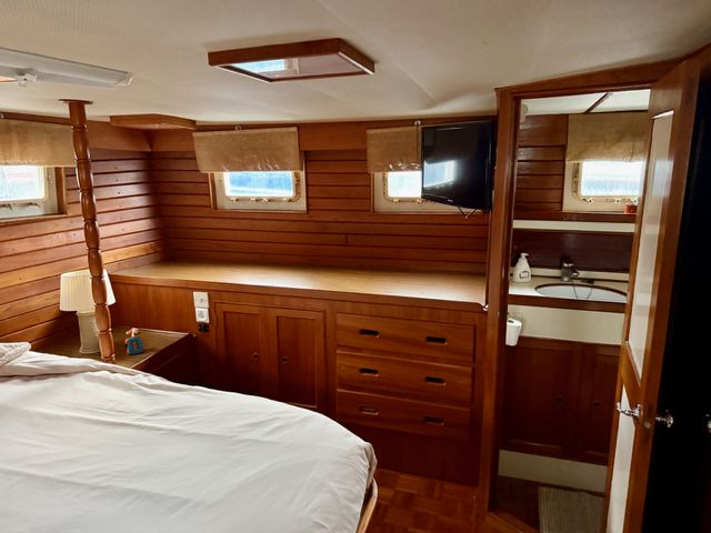  KONG AND HALVERSEN HK ISLAND GYPSY 44