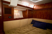  OYSTER 80 Deck Saloon