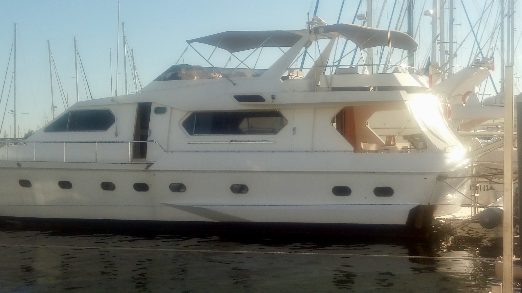 Navar Cantieri 20M Fly se vende