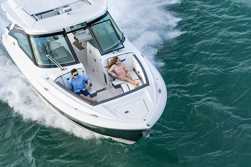 Tiara 34 LX fwd dinette Tiara Yachts 34 LX