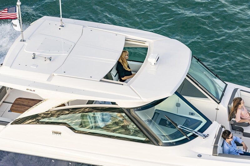 Tiara 34 LX Hard Top Tiara Yachts 34 LX