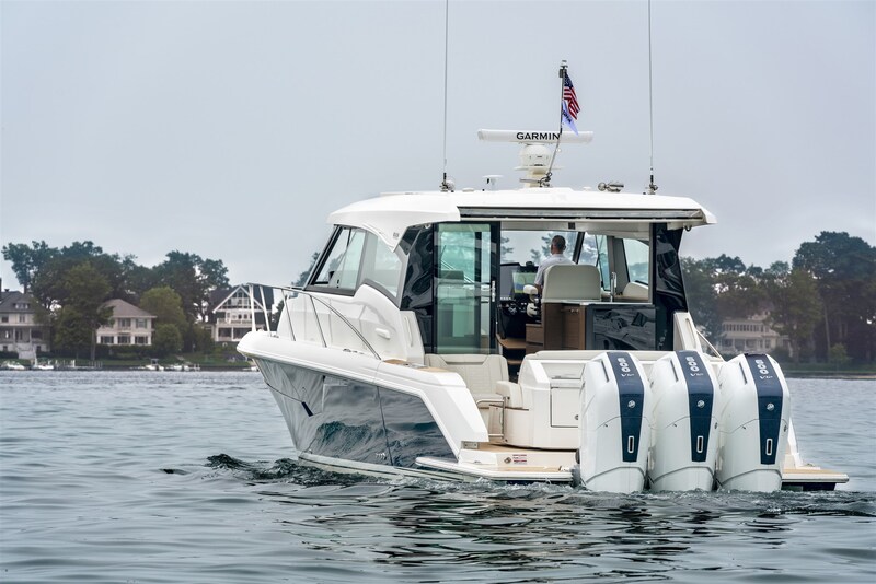 Tiara 48LE aft view Tiara Yachts 48 LE