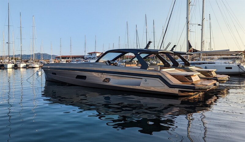 Apex 60 aft profile closed Apex Yachts Apex 60