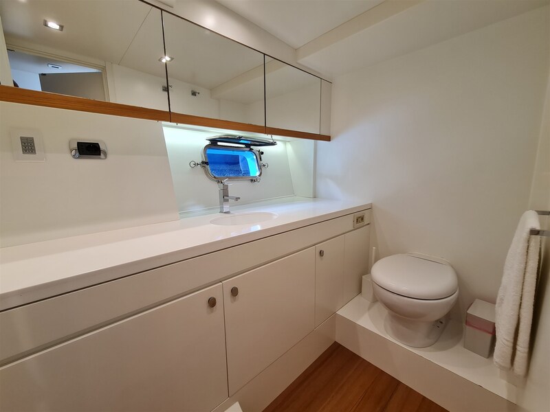 Toy Tender 47, bathroom Toy Marine TENDER 47