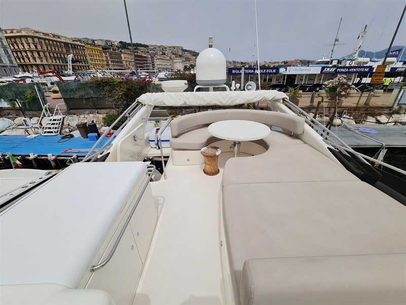 Uniesse 55 MY, Fly view Uniesse Marine 55 MY