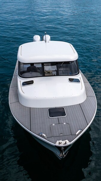 Toy 39 Outboard, bow Toy Marine TOY 39 FB