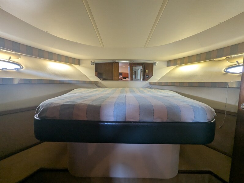Tiara 4100 Open owner's cabin Tiara Yachts 4100 Open