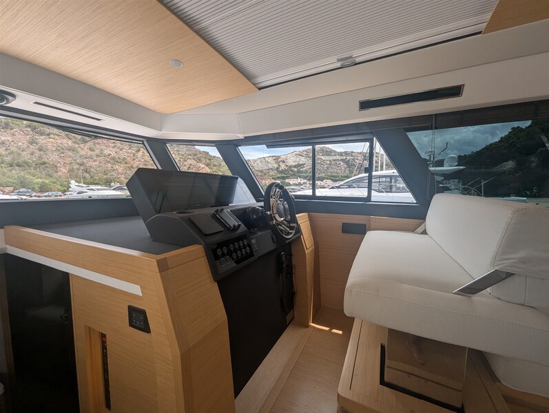 Pardo GT52 helm station Pardo Yachts GT 52