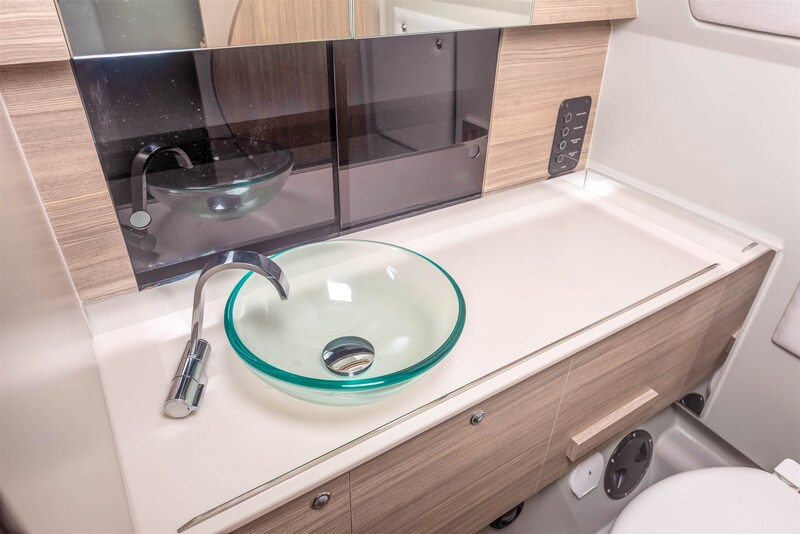 Saxdor 320 GTC bathroom Saxdor 320 GTC