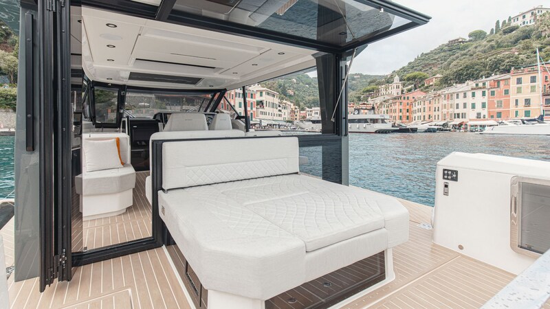 SAXDOR 400 GTO Sunbed Saxdor 400 GTO