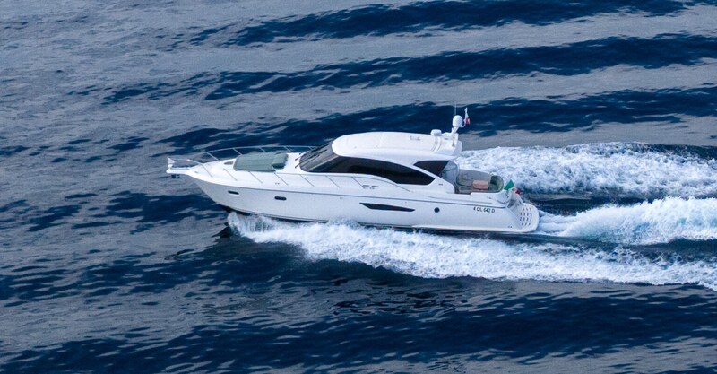 Tiara 5800 Sovran running Tiara Yachts 5800 Sovran