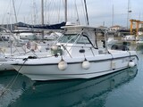 Boston 28 Outrage bow profile Boston Whaler OUTRAGE 28