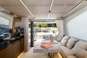 Azimut S7New salon to aft Azimut S7 M/Y 2023