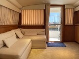 {I} salon Bertram Yacht 37' Convertible