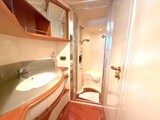 {I}Guest Head detail Azimut 55 Flybridge