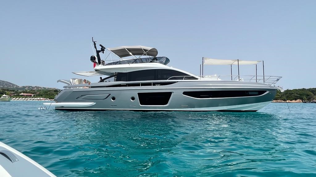 Azimut S7 M/Y 2023 se vende
