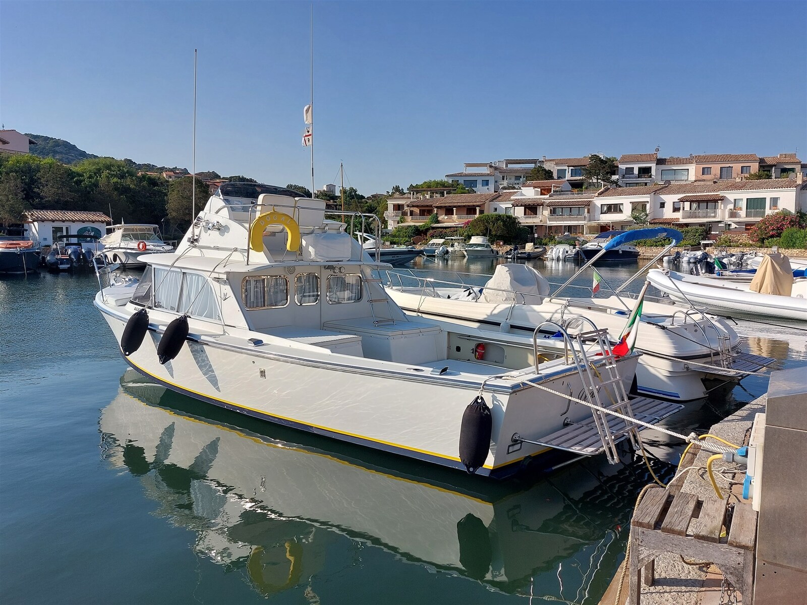 Bertram Yacht 31' Fbc se vende