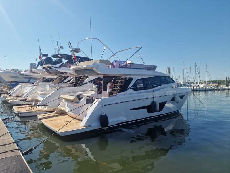 Main Ferretti 500