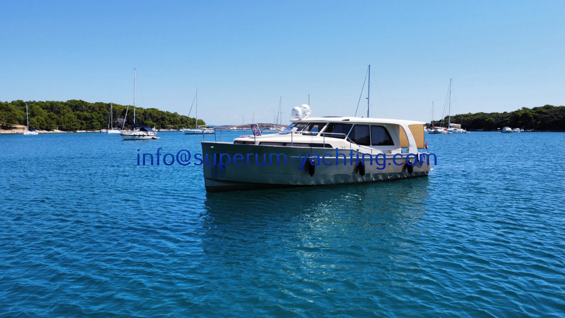 Greenline 33 se vende
