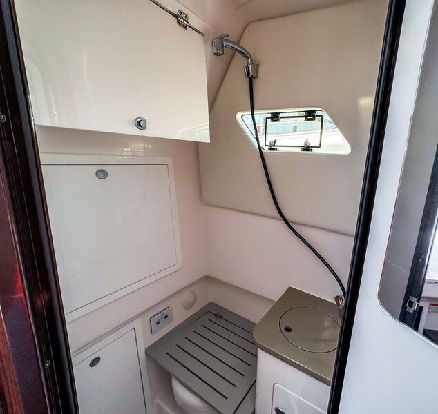 Edgewater 370CC