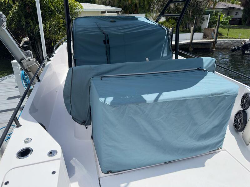  Axopar 28 T-Top