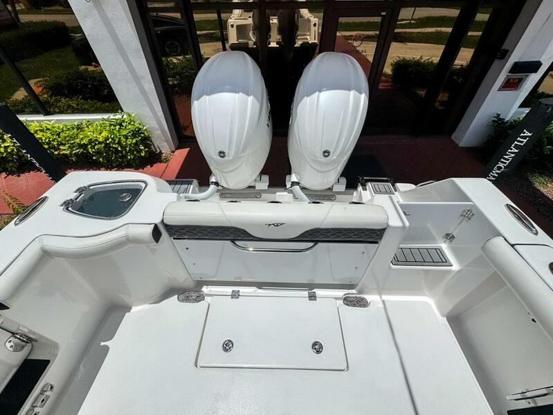  Tidewater 256 Adventurer