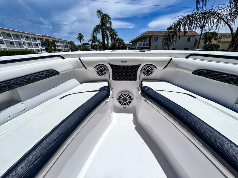  Tidewater 256 Adventurer