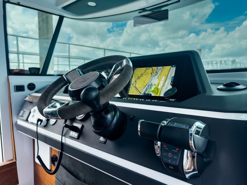 Axopar 28 Cabin BRABUS Trim