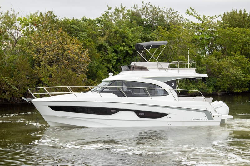  Beneteau Antares 11